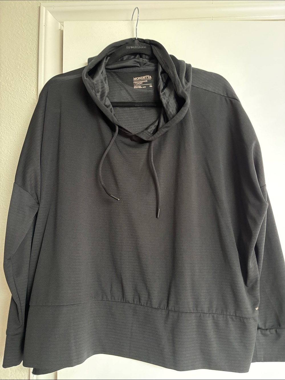 Mondetta Black Relaxed Hooded Pullover